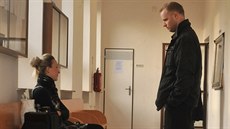 Martina a Martin Váchovi �ekají na zajájení soudního lí�ení. (1. prosince 2014)