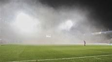 Pyrotechnika v hlediti fotbalového stadionu