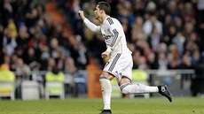 Cristiano Ronaldo z Realu Madrid slaví gól proti Vigu.