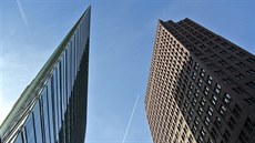 Moderní výkové budovy na Postupimském námstí propjují spolen se Sony...