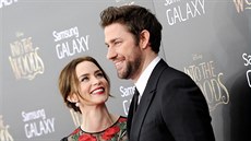 Emily Bluntová a její manel John Krasinski (New York, 8. prosince 2014)