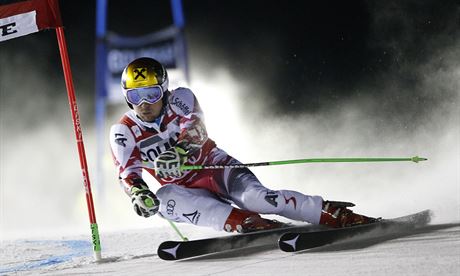 Marcel Hirscher svití v 1. kole obího slalomu Svtového poháru v Aare.