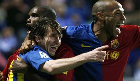Huelva - Barcelona: Samuel Eto'o (vlevo), Lionel Messi a Thierry Henry se...
