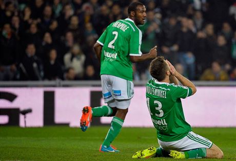 Fotbalisté St. Etienne opoutli po poráce stadion v Kyjev smutní. Nkteí...