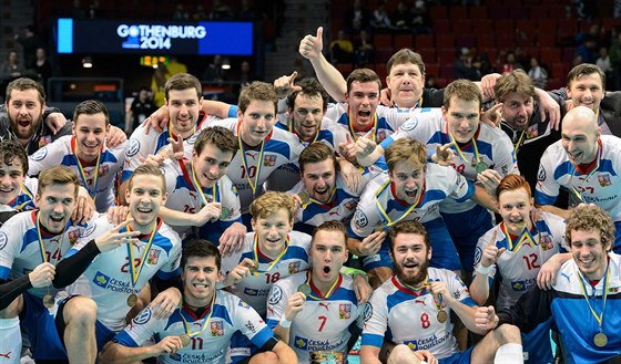 Čeští florbalisté se radují z bronzových medailí na mistrovství světa.