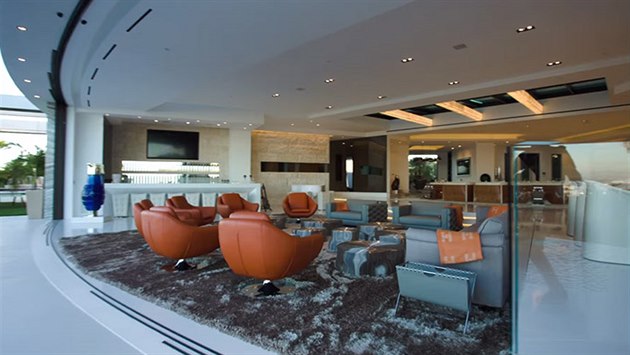 D�m v Beverly Hills