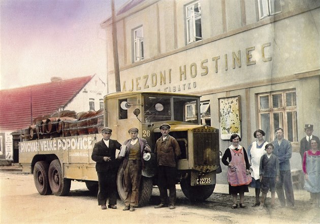 V roce 1935 u� velkopopovický pivovar pou�íval k rozvá�ení svých sud� s pivem...