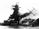 Kapitán Hans Langsdorff nechal 17. prosince 1939 svoji lo Admiral Graf Spee...