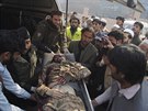 Tlo pákistánského dstojníka, který zahynul pi útoku Talibanu na kolu v...