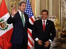 Americký ministr zahranií  John Kerry a prezident Peru Ollanta Humala.