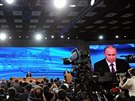 Ruský prezident Vladimir Putin pi výroním projevu (18. prosince 2014)