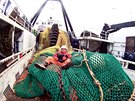 Daniel Hoksza na rybáské lodi v Beringov moi