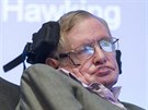 Stephen Hawking ovládá poíta pomocí pohyb tváe.