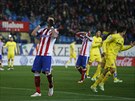 Mario Manduki z Atlética Madrid lituje spálené ance v duelu s Villarrealem.