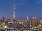 Nejvyšší stavba světa, 828 metrů vysoká Burdž Chalífa v Dubaji, má 200 pater,...