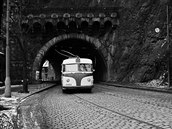 Trolejbusy jezdily vyšehradským tunelem od roku 1949.