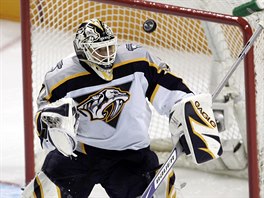 eský branká Tomá Vokoun v dresu Nashville Predators.