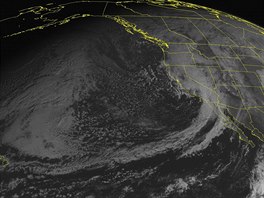 Satelitn snmek NOAA boukovho systmu nad zpadn st USA (12. prosince...