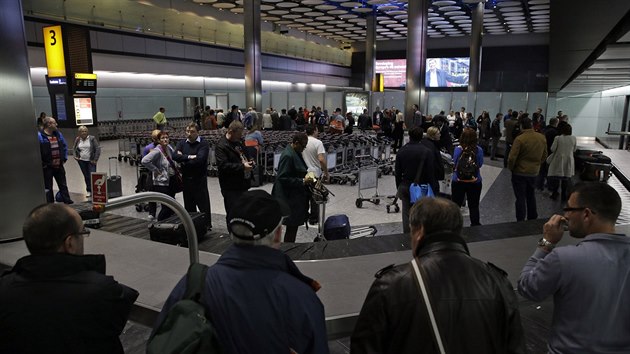 Vpadek leteck dopravy ve Velk Britnii (13. prosince 2014)