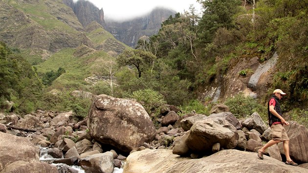 Cestovatelé z Chomutovska změřili výšku vodopádu Tugela v Jihoafrické republice podle GPS a barometrického výškoměru v listopadu 2014.