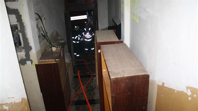 Vbuch plynu v inovnm dom v ulici Eliky Krsnohorsk v Dn zranil 15. prosince veer tyi lidi, dvacet jich bylo nutn evakuovat.