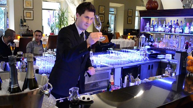 Drink si můžete připravit podle Daniela Fibingera, bar managera pražského hotelu The Mark.  