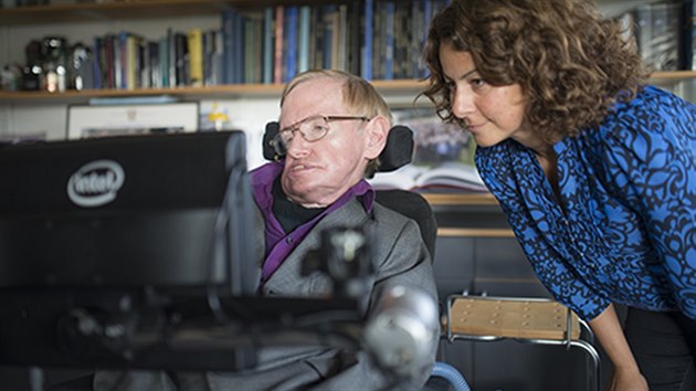 Inženýrka Lama Nachmanová ze společnosti Intel vedla tým specialistů vyvíjejících nový systém ovládání a komunikace pro Stephena Hawkinga.