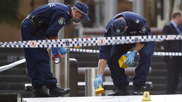 Policejn vyetovn ped kavrnou na Martin Place v Sydney