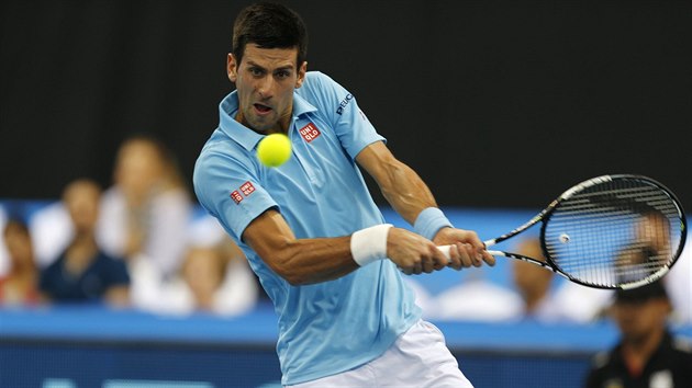 Novak Djokovi v zpase asijsk ligy IPTL s Tomem Berdychem