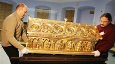 Za p�ísných bezpe�nostních opat�ení putovala z hradu Be�ov na Pra�ský hrad...