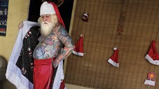 tetovaný santa