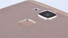 Huawei Ascend Mate7 ve zlaté variant