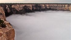 Grand Canyon zaplnila mlha.