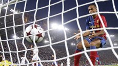 Barcelona: Thierry Henry - Thierry Henry, útočník Barcelony, oslavuje gól,...