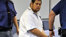 Stanislav Gúth ob�alovaný ze znásiln�ní dvou chlapc� u zlínského soudu.