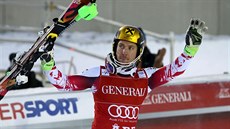 Rakouský ly�a� Marcel Hirscher se raduje z triumfu ve slalomu Sv�tového poháru...
