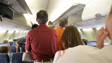 Pasaéi na palub letadla. (ilustraní foto)