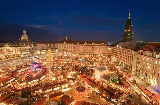 Nejstarší vánoční trh v Drážďanech Štrýclmarkt.
