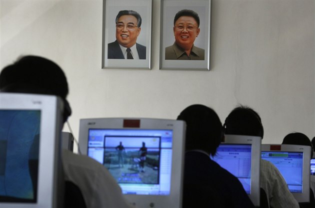 Hlavně ochraňte portréty rodiny Kimů, vyzvala KLDR před přicházejícím tajfunem
