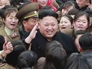 Severokorejský vdce Kim ong-un na návtv textilky v Pchjongjangu (20....