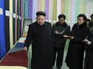 Severokorejský vdce Kim ong-un na inspekci textilky v Pchjongjangu (20....