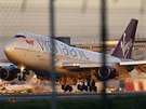Boeing spolenosti Virgin Atlantic nouzov pistál na londýnském letiti...