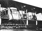 Na fotografii prvního vyrobeného letadla Ilja Muromec (výr. . 107) vidíme ped...