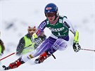 Mikaela Shiffrinová v obím slalomu Svtového poháru v rakouském stedisku...