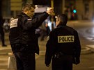 Policie idie, který v Dijonu sráel chodce za provolávání Alláhu akbar,...