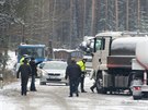 Tragick� nehoda u Doks p�i n� zahynuli dva policist�.