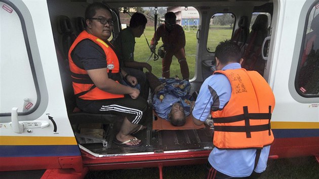 Evakuovno bylo pes 105 tisc lid ze stt Kelantan, Terengganu, Pahang, Perak a Perlis.(26. prosince)