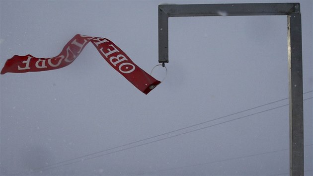 vodn zvod Turn ty mstku v Oberstdorfu provzej komplikace s poasm. Start zvodu byl u nkolikrt odloen.