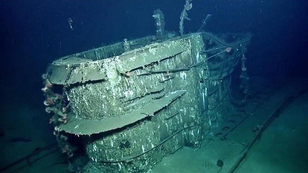 Potopen ponorka U-166 na zbrech podmoskho robota