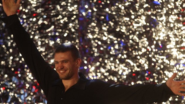 Ondřej Synek tančí při vyhlášení Sportovce roku 2014.